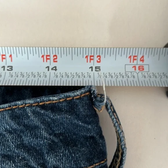 American Eagle Jean light Distressed shorts - Picture 4 of 4